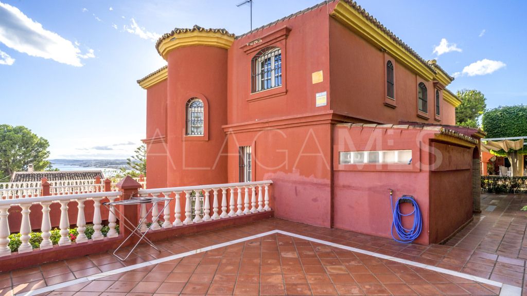 Chalet for sale in Estepona Puerto