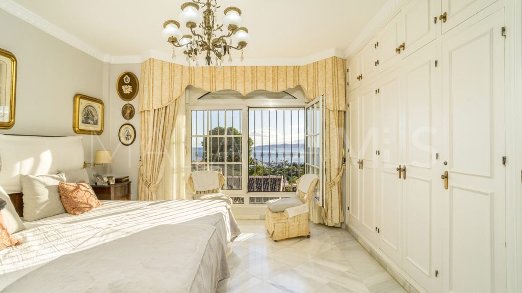 Chalet for sale in Estepona Puerto