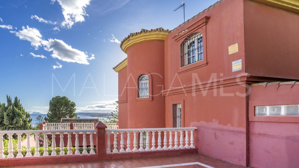 Chalet for sale in Estepona Puerto