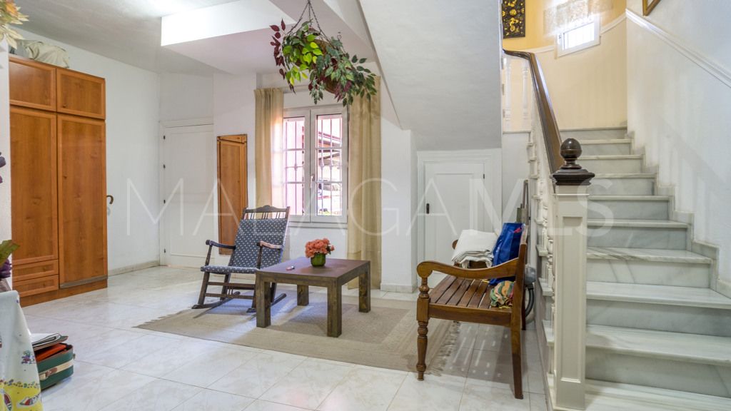 Chalet for sale in Estepona Puerto