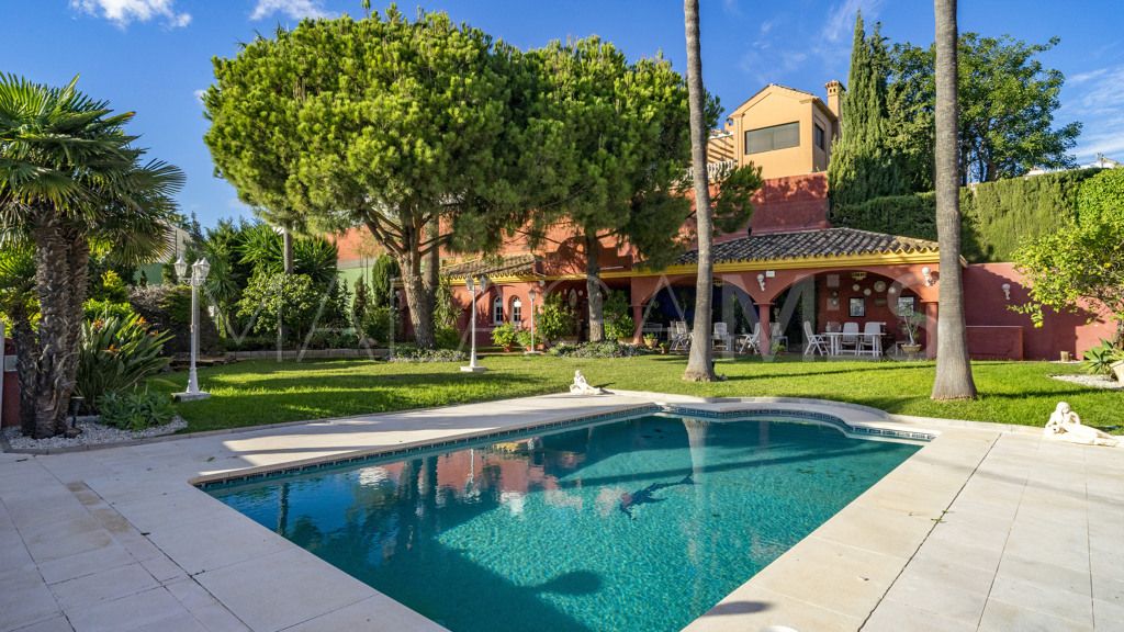 Chalet for sale in Estepona Puerto