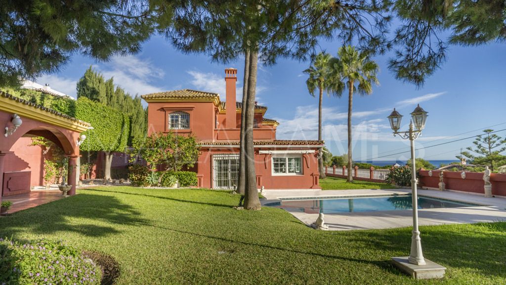 Chalet for sale in Estepona Puerto