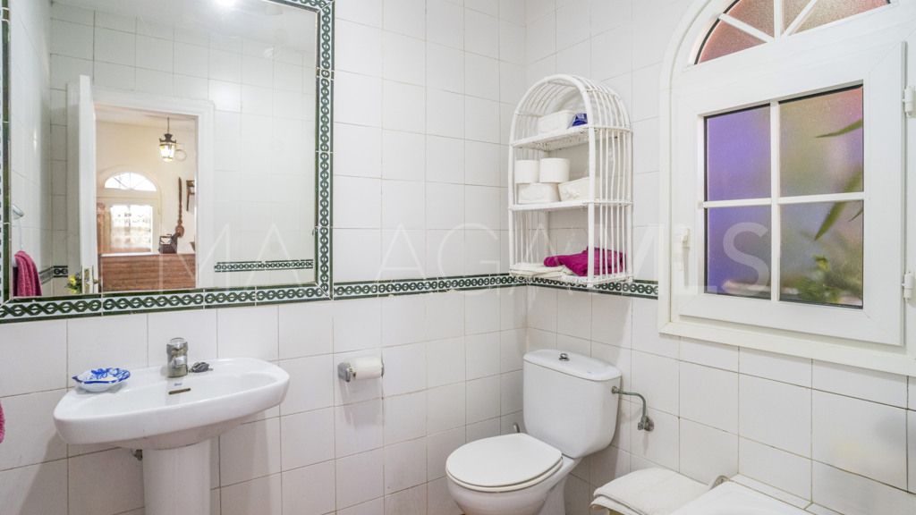 Chalet for sale in Estepona Puerto