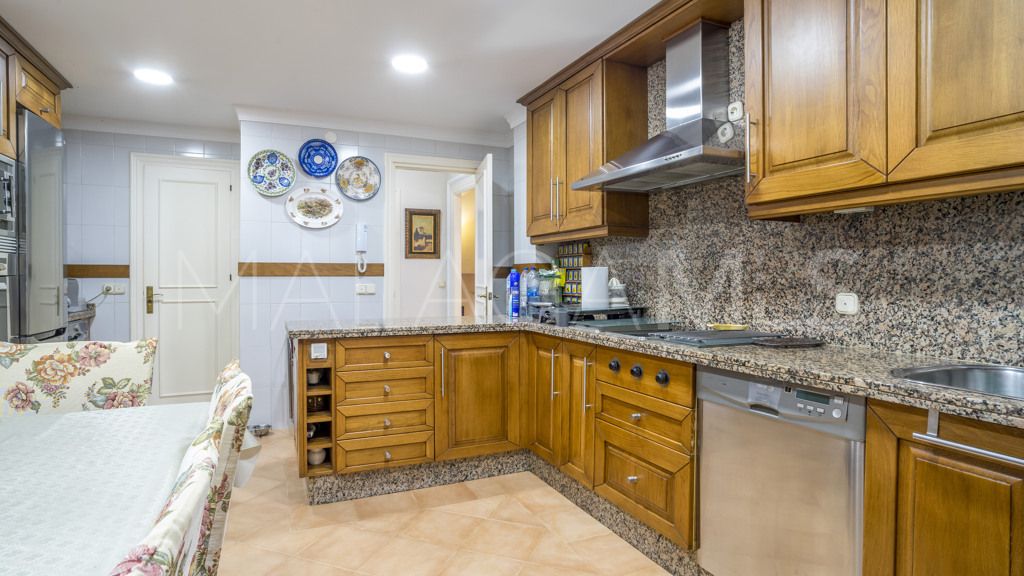 Chalet for sale in Estepona Puerto
