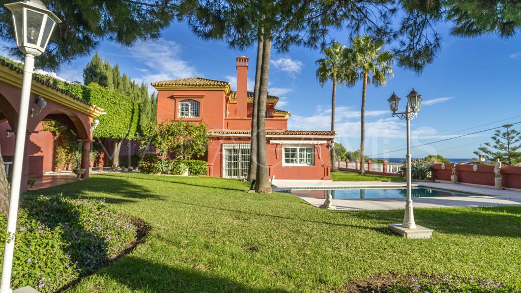 Chalet for sale in Estepona Puerto