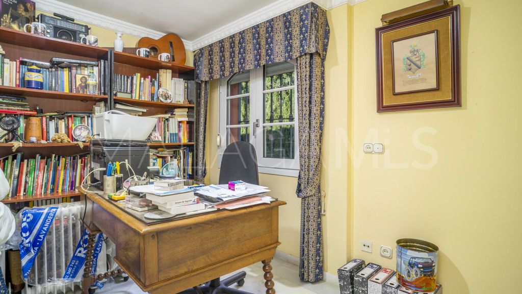 Chalet for sale in Estepona Puerto
