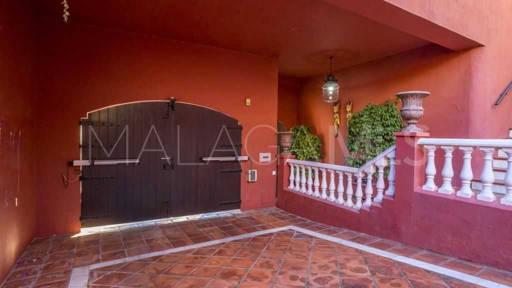 Chalet for sale in Estepona Puerto