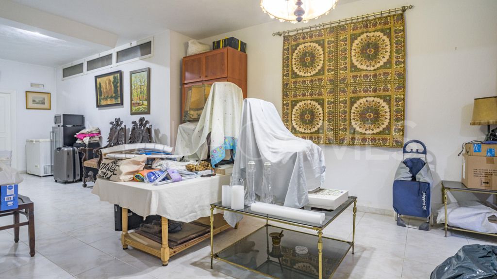 Chalet for sale in Estepona Puerto