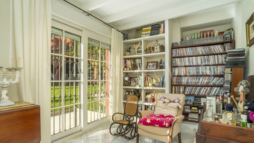 Chalet for sale in Estepona Puerto