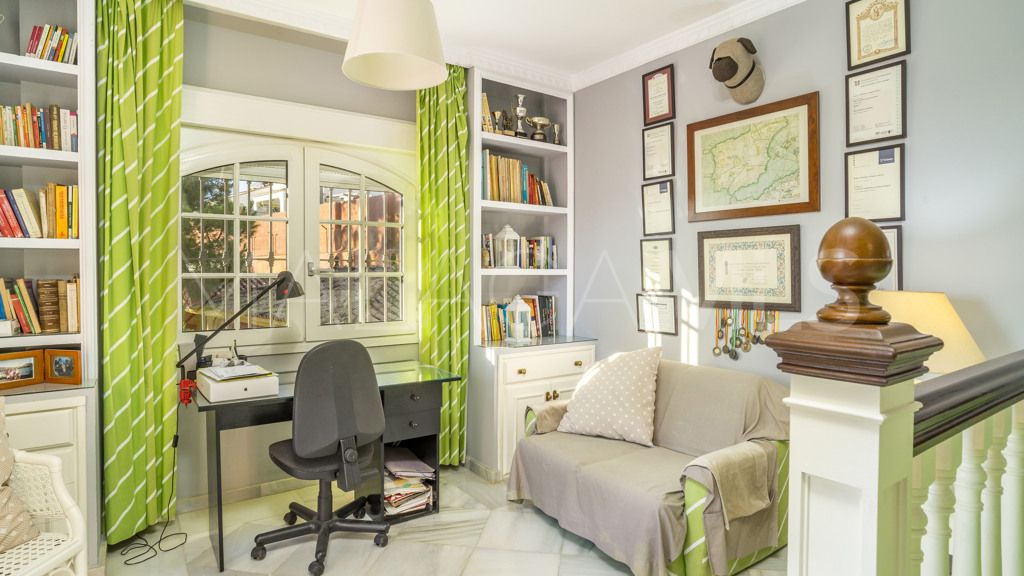 Chalet for sale in Estepona Puerto