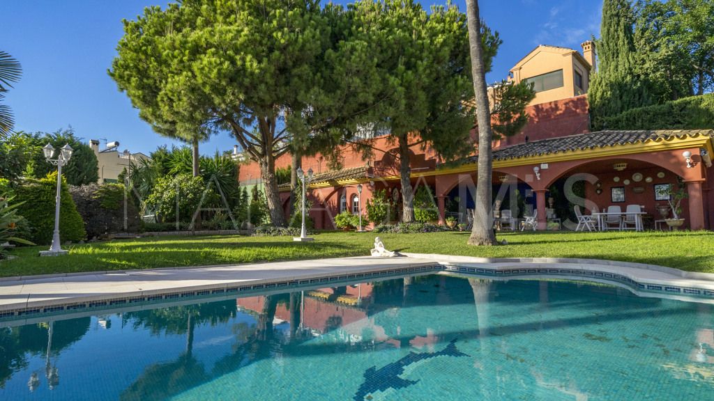 Chalet for sale in Estepona Puerto