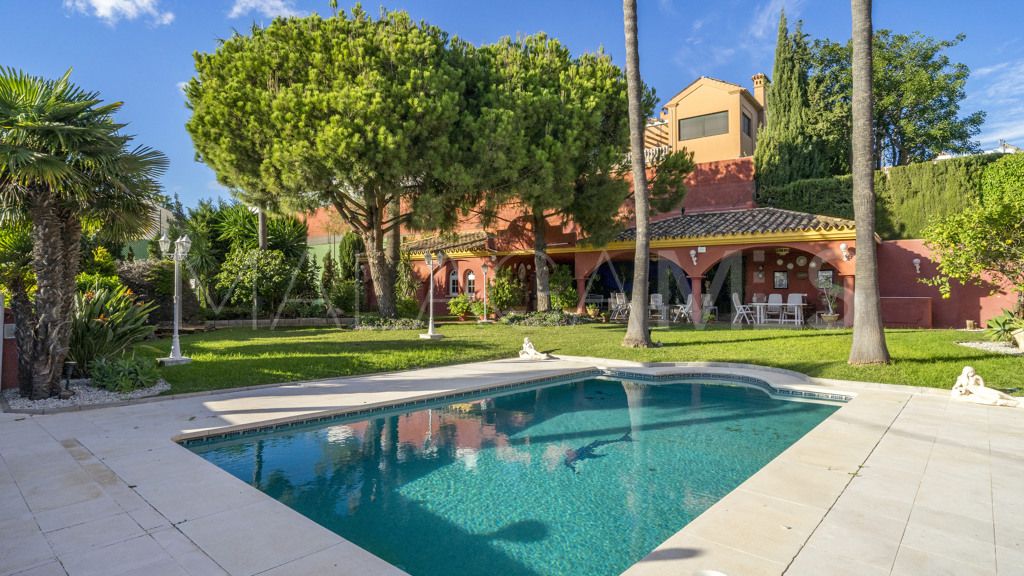 Chalet for sale in Estepona Puerto