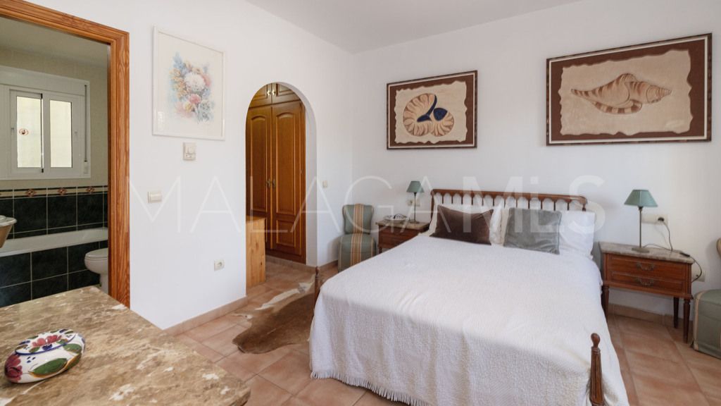 Buy Casares Playa chalet