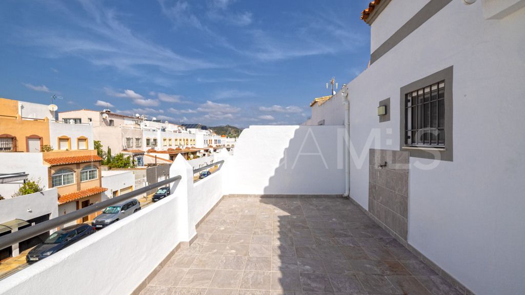 Chalet for sale in Estepona