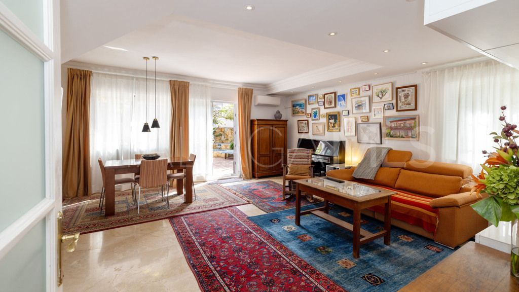 Chalet for sale in Estepona