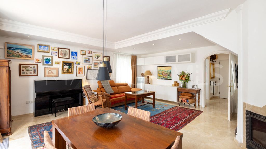 Chalet for sale in Estepona