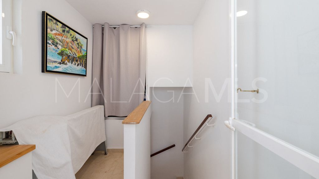 Chalet for sale in Estepona