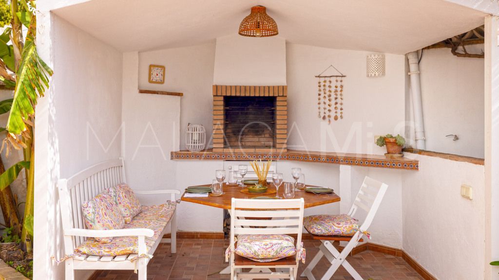 Chalet for sale in Estepona