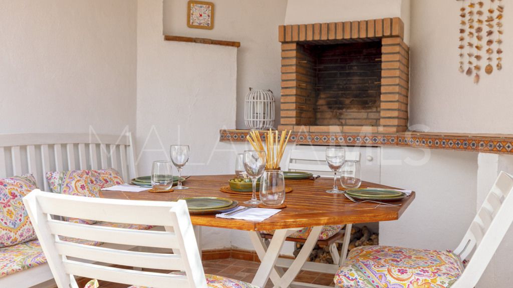 Chalet for sale in Estepona