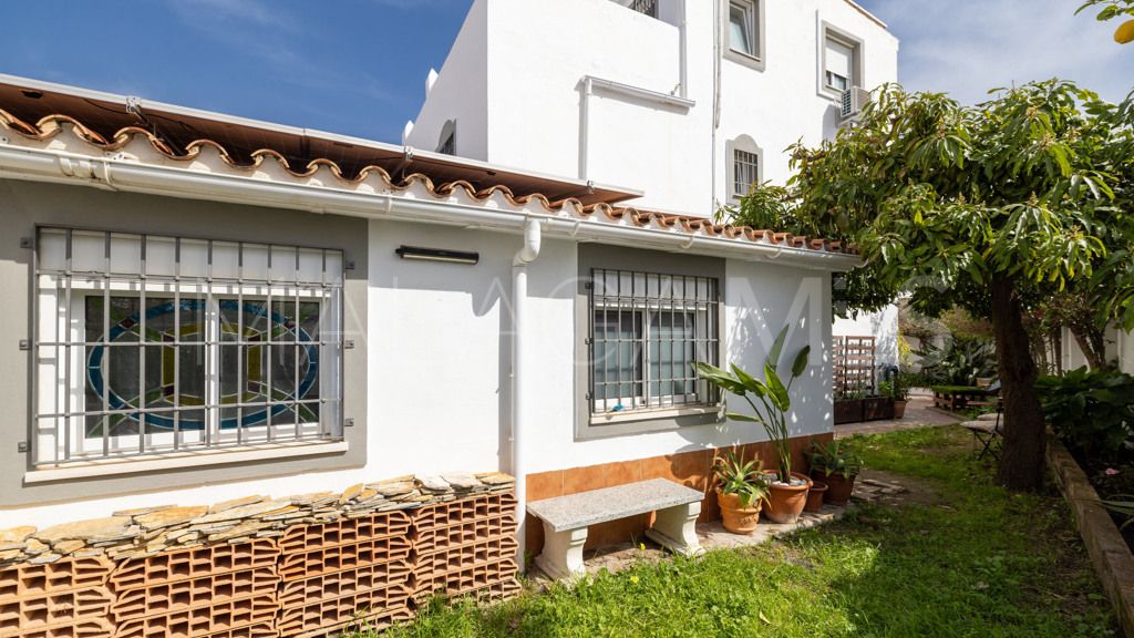 Chalet for sale in Estepona