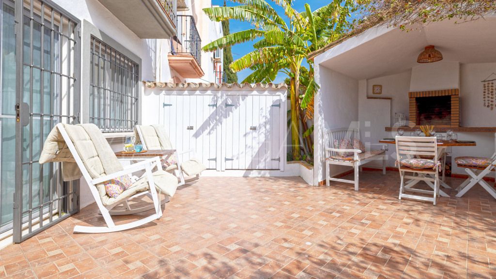 Chalet for sale in Estepona