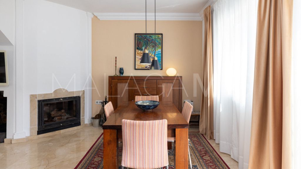 Chalet for sale in Estepona