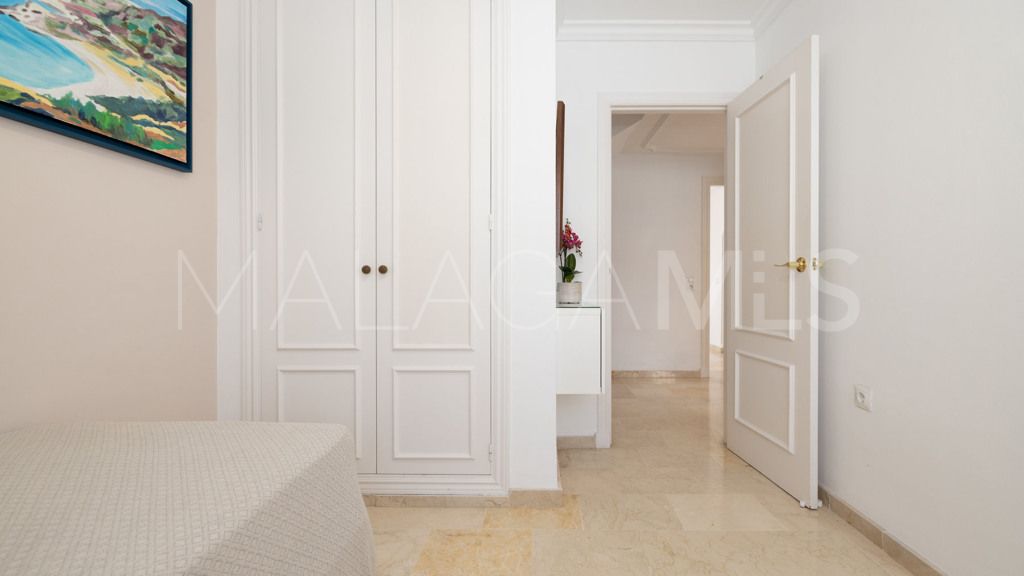 Chalet for sale in Estepona