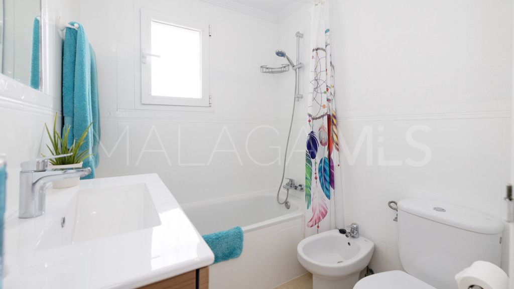 Chalet for sale in Estepona