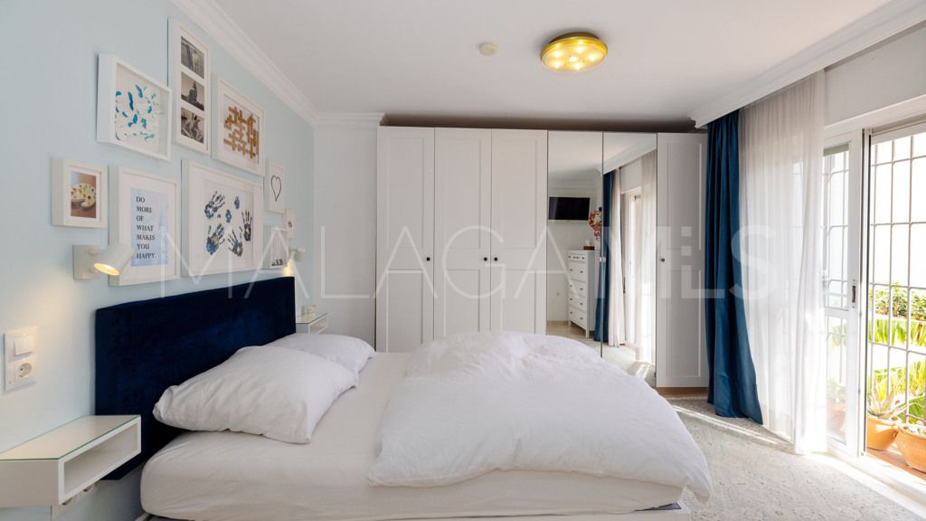 Chalet for sale in Estepona