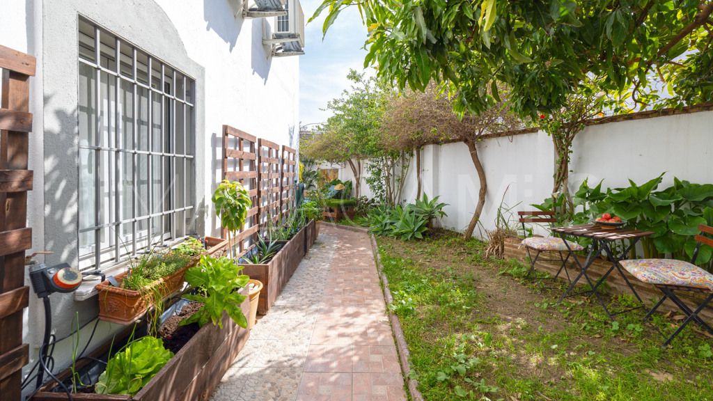 Chalet for sale in Estepona