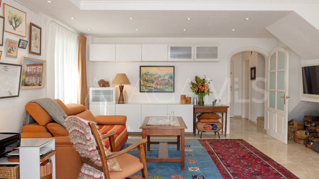 Chalet for sale in Estepona