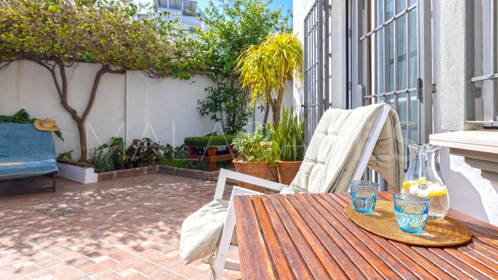 Chalet for sale in Estepona