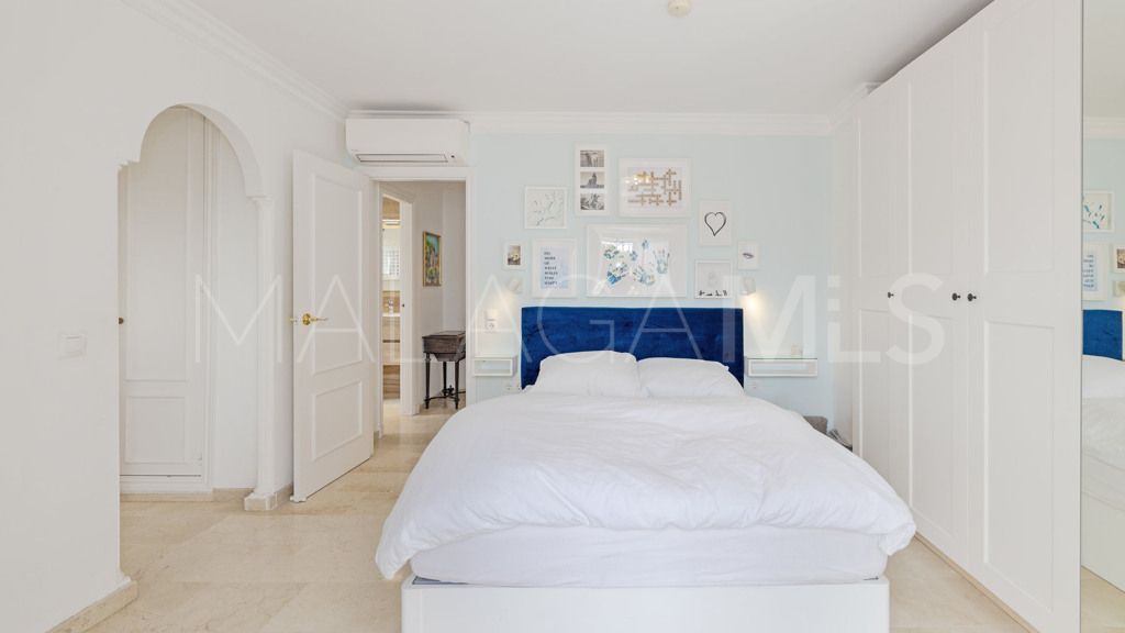 Chalet for sale in Estepona