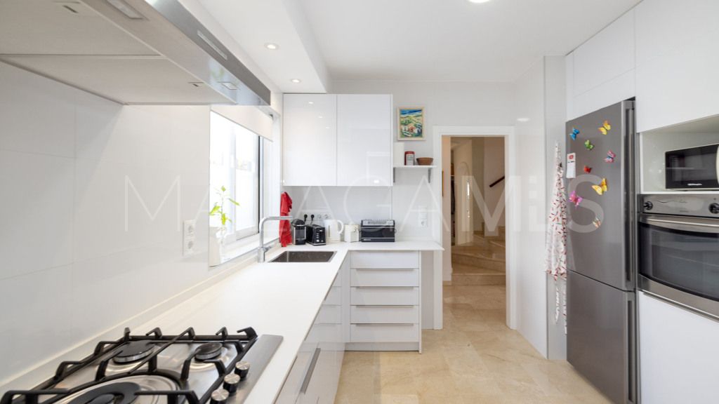 Chalet for sale in Estepona