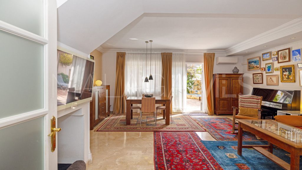 Chalet for sale in Estepona