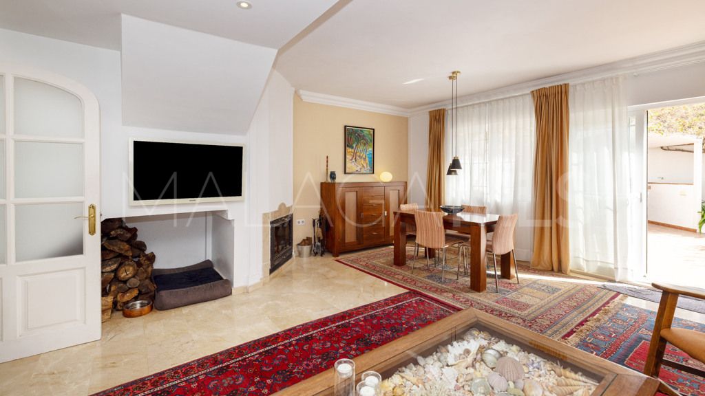 Chalet for sale in Estepona