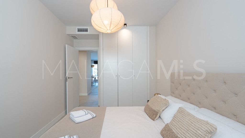 For sale 3 bedrooms apartment in Estepona