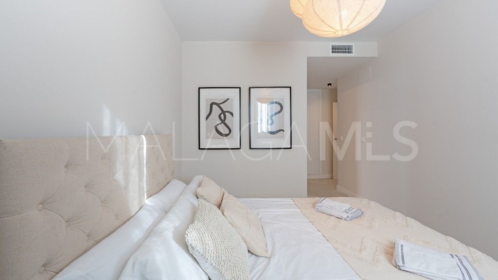 For sale 3 bedrooms apartment in Estepona