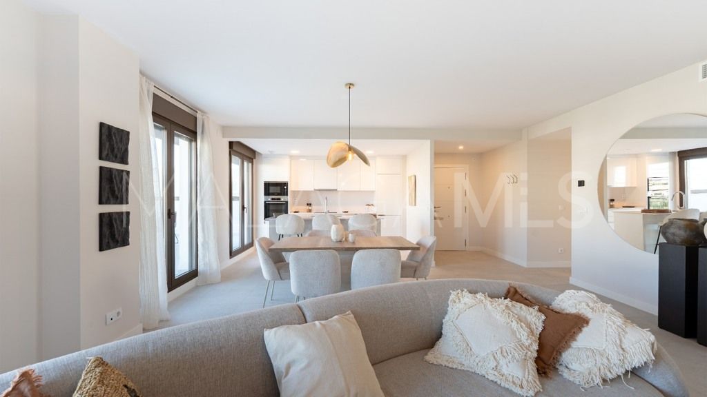 For sale 3 bedrooms apartment in Estepona