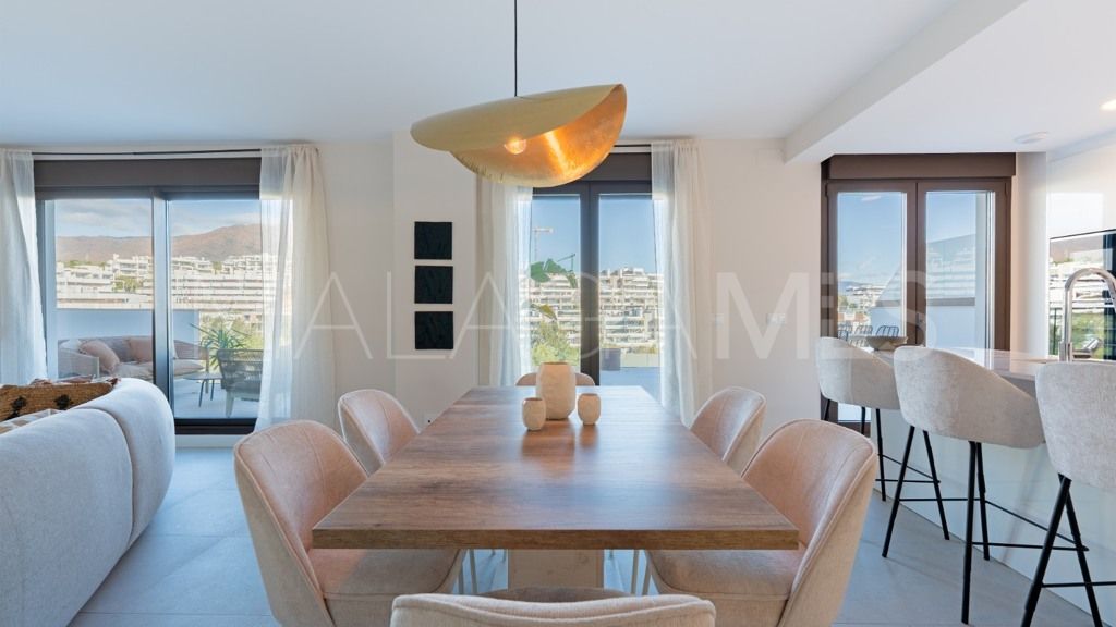 For sale 3 bedrooms apartment in Estepona