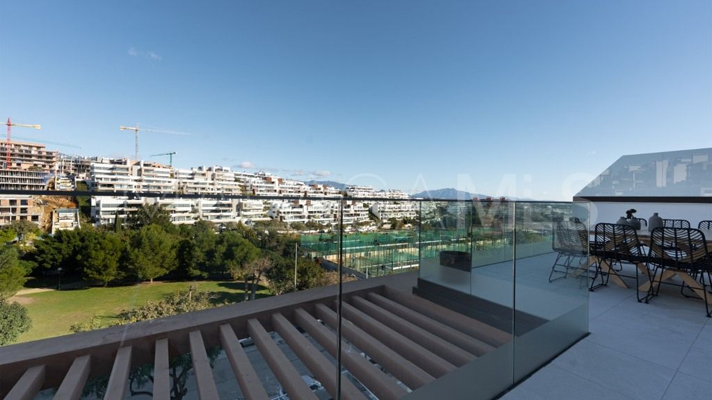 For sale 3 bedrooms apartment in Estepona