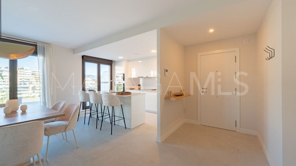 For sale 3 bedrooms apartment in Estepona