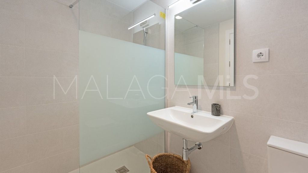 For sale 3 bedrooms apartment in Estepona