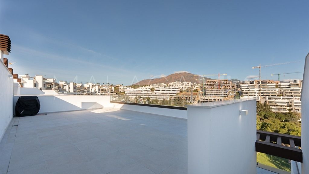 For sale 3 bedrooms apartment in Estepona