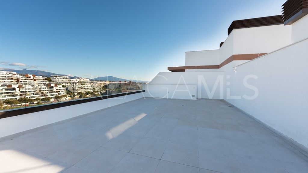 For sale 3 bedrooms apartment in Estepona