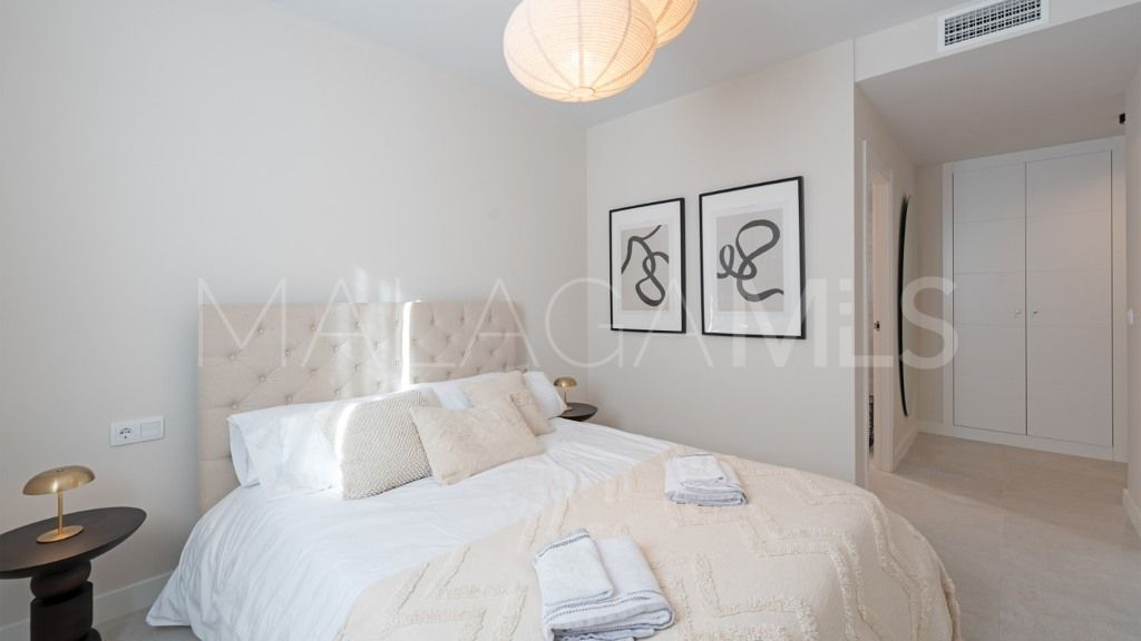 For sale 3 bedrooms apartment in Estepona