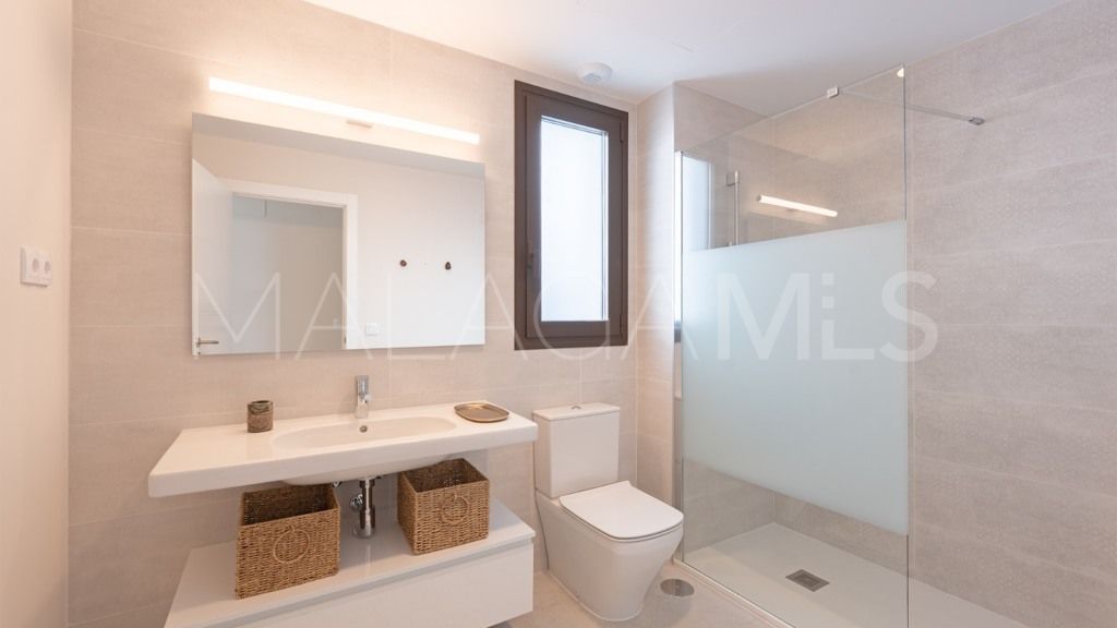 For sale 3 bedrooms apartment in Estepona