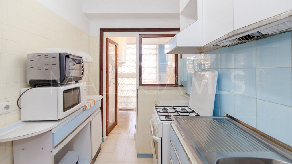 Lägenhet for sale in Estepona Puerto