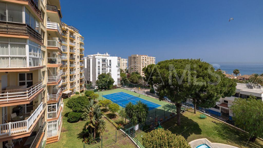 Lägenhet for sale in Estepona Puerto
