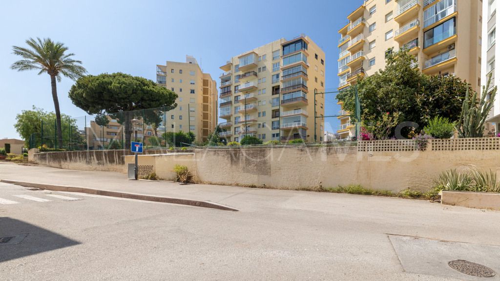 Lägenhet for sale in Estepona Puerto